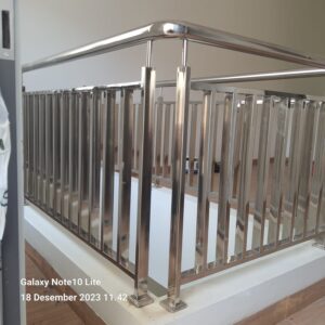 Read more about the article Jasa Pembuatan Railing Tangga Stainless Ulujami