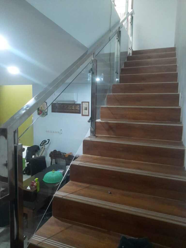 Railing Tangga Stainless